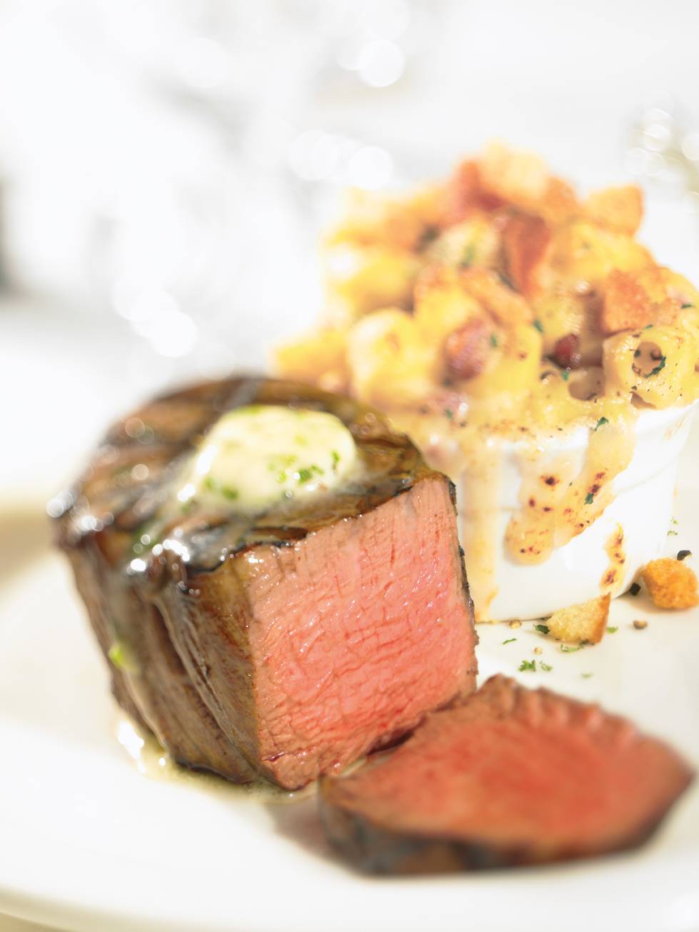 J. Alexanders Redlands Grill | restaurant | Rookwood Commons Shopping Center, 2629 Edmondson Rd, Cincinnati, OH 45209, USA | 5135317495 OR +1 513-531-7495