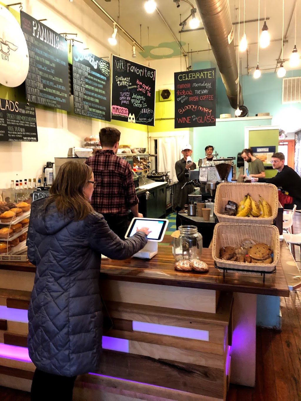 Lift Coffee Shop & Cafe | cafe | 218 W Broad St, Richmond, VA 23220, USA | 8043445438 OR +1 804-344-5438