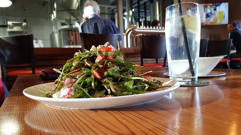 AquaBrew | restaurant | 150 S L B J Dr, San Marcos, TX 78666, USA | 5123532739 OR +1 512-353-2739