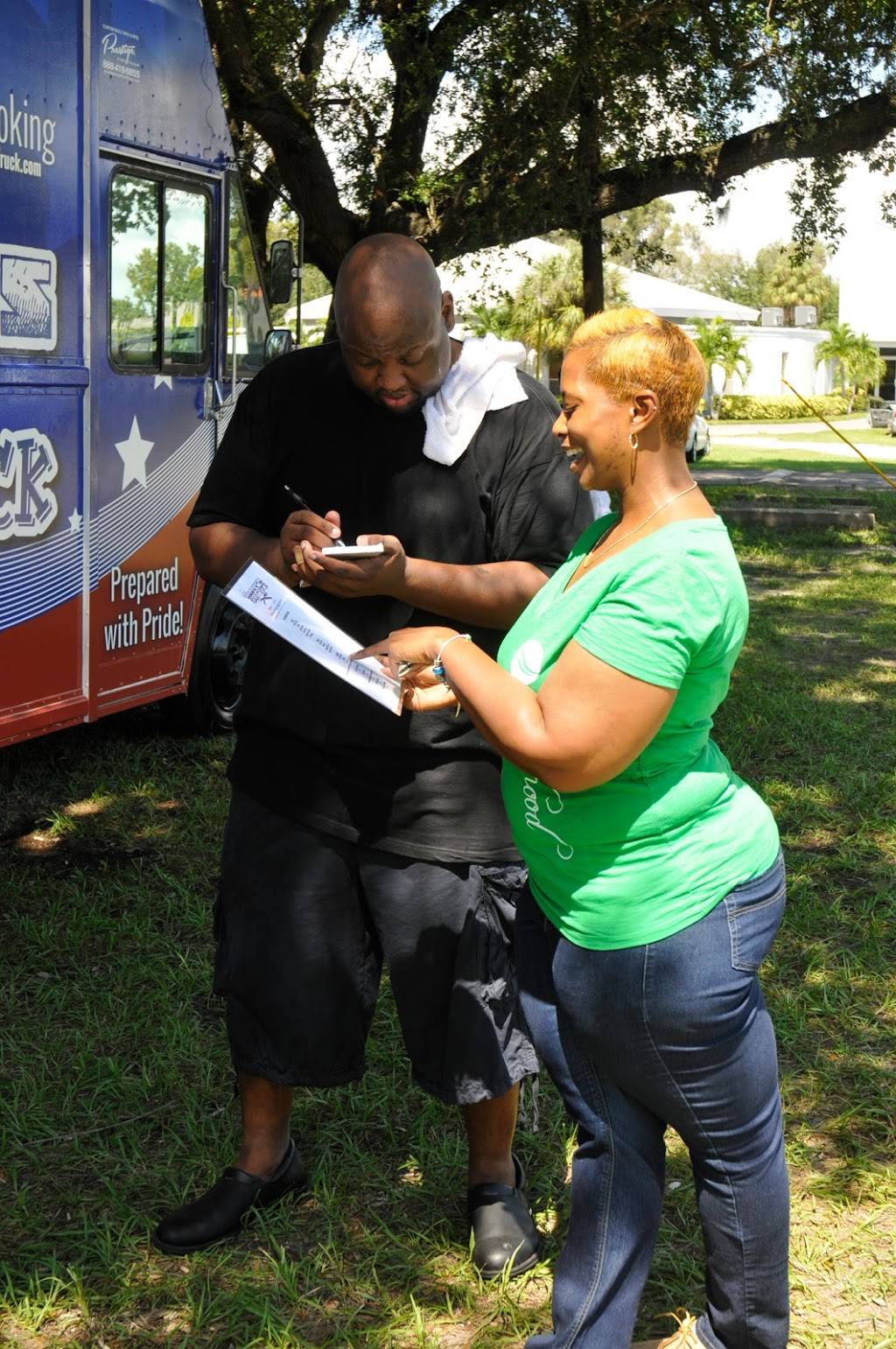 Heavys Food Truck | restaurant | 2243 11th St S, St. Petersburg, FL 33705, USA | 7272803651 OR +1 727-280-3651