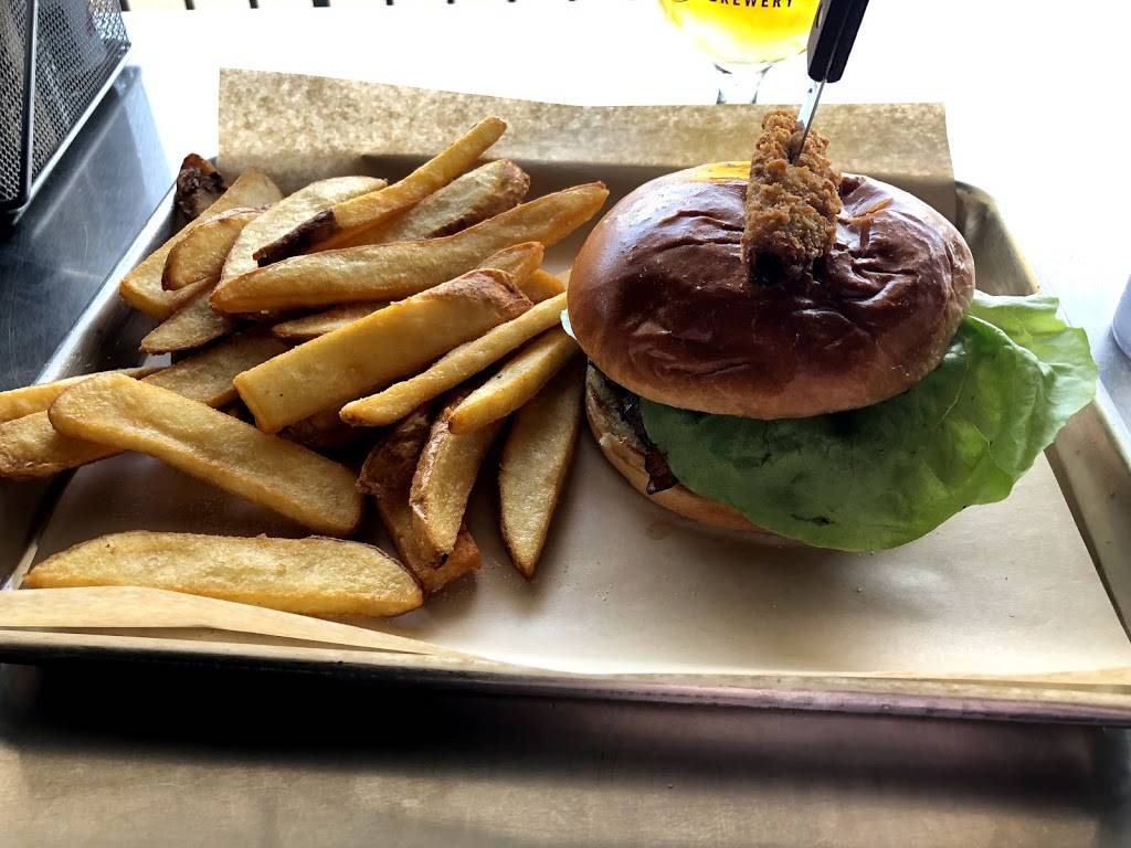 Bolt Brewery | restaurant | 8179 Center St, La Mesa, CA 91942, USA | 6193037837 OR +1 619-303-7837