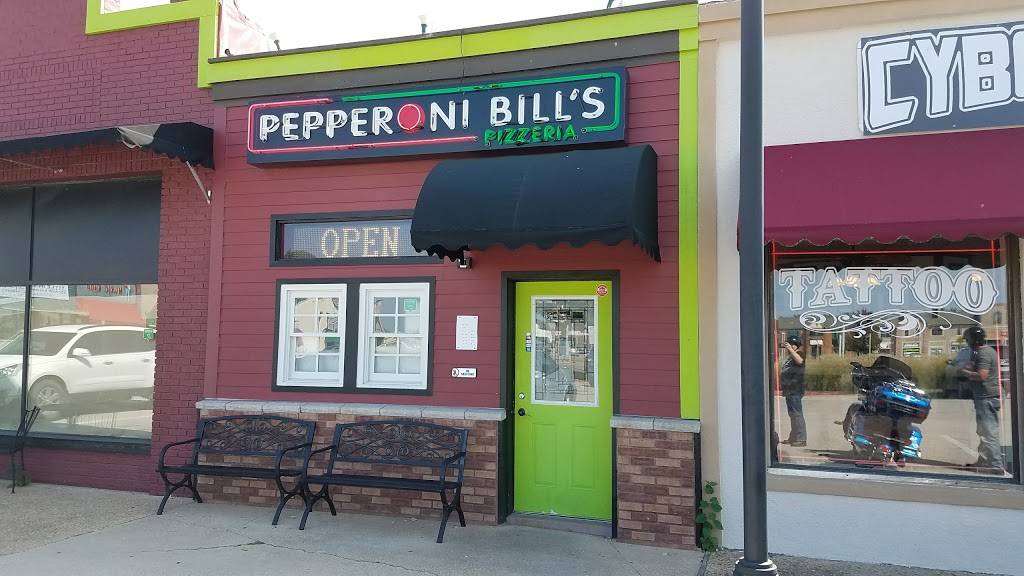 Pepperoni Bills Pizzeria | restaurant | 35 Camden Ct SW, Camdenton, MO 65020, USA | 5738732365 OR +1 573-873-2365