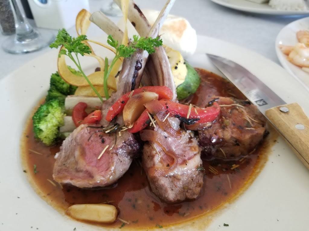 LightHouse Restaurant | restaurant | 11 Monroe Bay Ave, Colonial Beach, VA 22443, USA | 8042247580 OR +1 804-224-7580