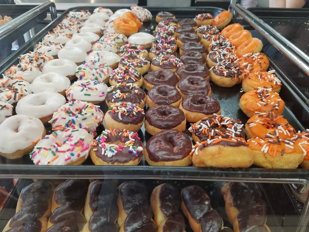 Winchells Donut House | cafe | 571 S Lake Ave, Pasadena, CA 91101, USA | 6263967065 OR +1 626-396-7065