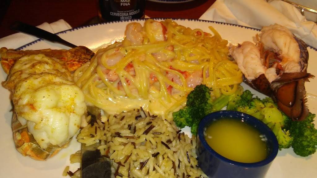 Red Lobster | restaurant | 223 W McGalliard Rd, Muncie, IN 47303, USA | 7652886768 OR +1 765-288-6768