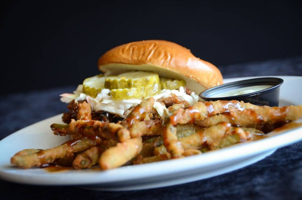 2 Dogs Pub | restaurant | 1705 S 1st Ave, Iowa City, IA 52240, USA | 3193379047 OR +1 319-337-9047