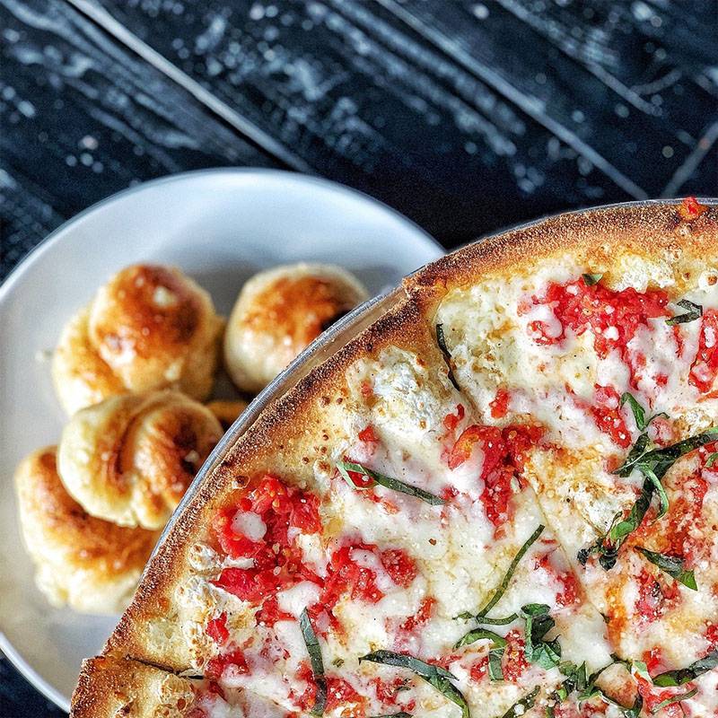 Gennaros Pizza Parlor | restaurant | 1704 Western Ave, Albany, NY 12203, USA | 5186080300 OR +1 518-608-0300