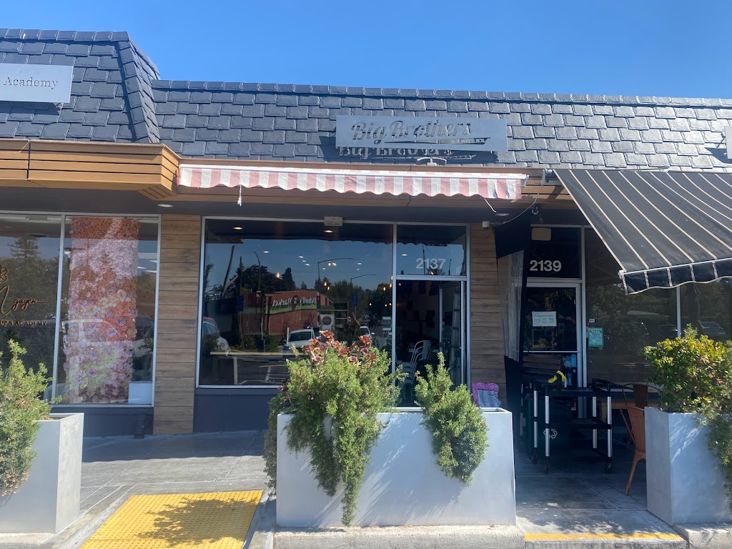 Big Brothers Burgers | restaurant | 2137 Roosevelt Ave, Redwood City, CA 94061, USA | 6503623227 OR +1 650-362-3227