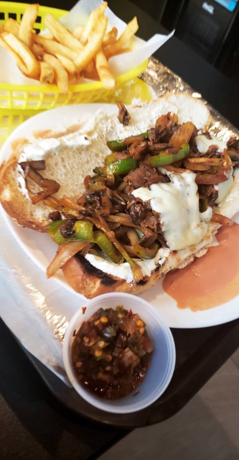 Milanos Grill Express | restaurant | 1891 Kennedy Rd, Scarborough, ON M1P 2L9, Canada | 6473402777 OR +1 647-340-2777