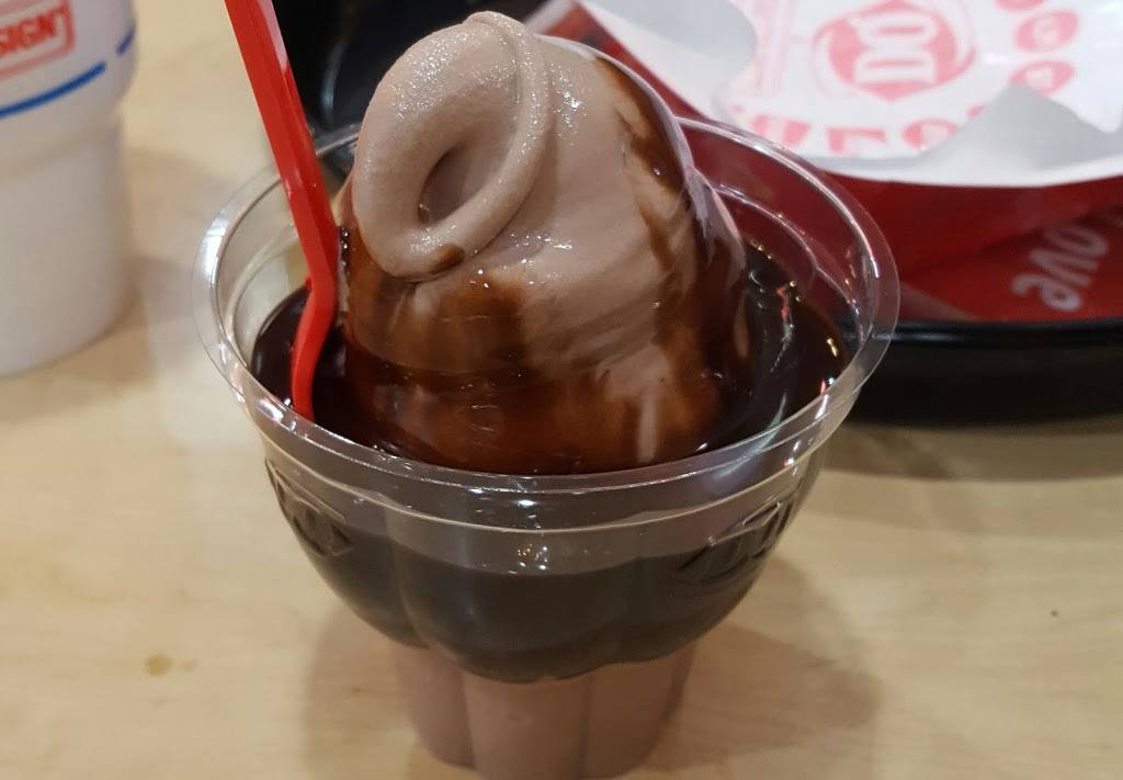 Dairy Queen | restaurant | 1125 S Colorado St, Lockhart, TX 78644, USA | 5123764817 OR +1 512-376-4817