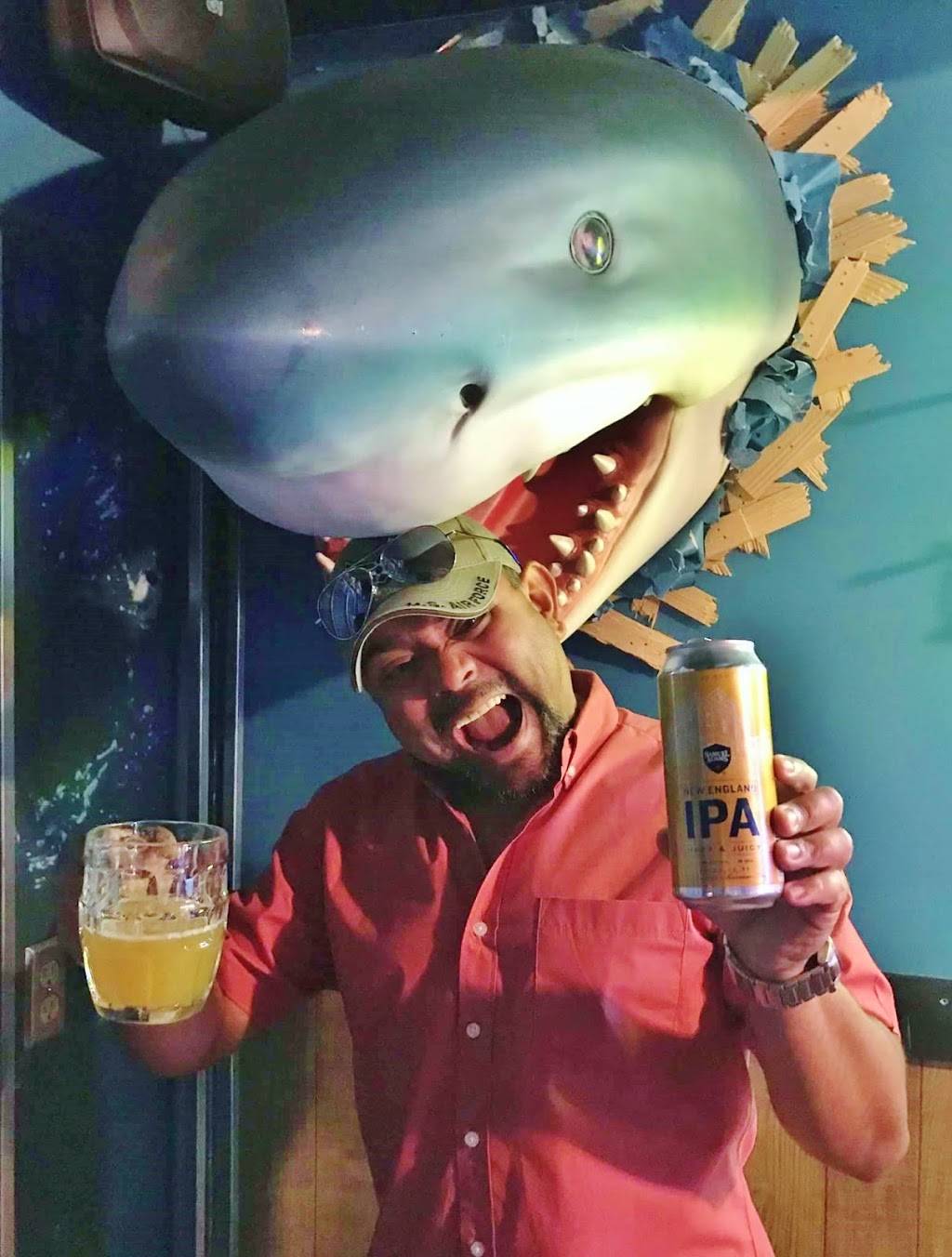 Sunset Sharkys Pub & Grub | restaurant | 12 S Shore Dr, Clear Lake, IA 50428, USA | 6413574275 OR +1 641-357-4275