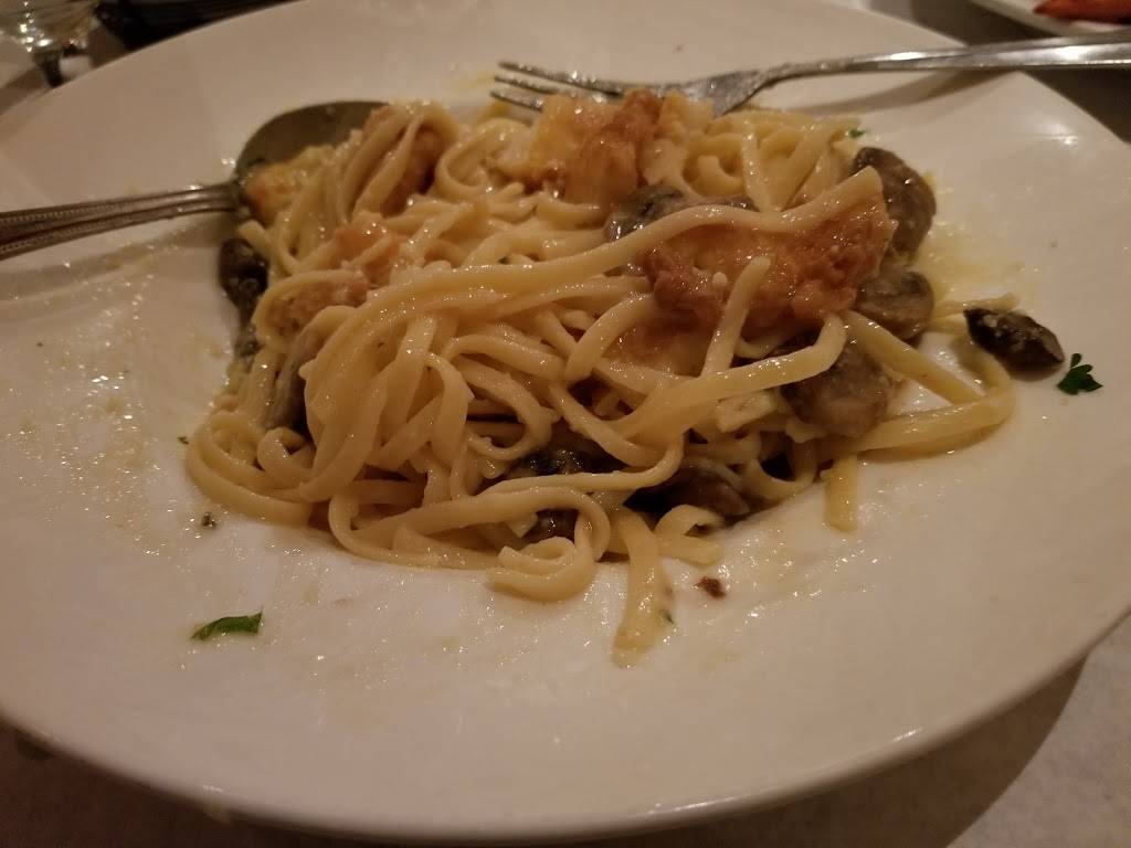 The Wicked Wolf | restaurant | 4029 E Tremont Ave, Bronx, NY 10465, USA | 7188294400 OR +1 718-829-4400