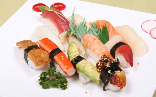 Makimono Sushi Bar & Restaurant | restaurant | 1300 Harmony Rd N, Oshawa, ON L1H 7K5, Canada | 9055792200 OR +1 905-579-2200