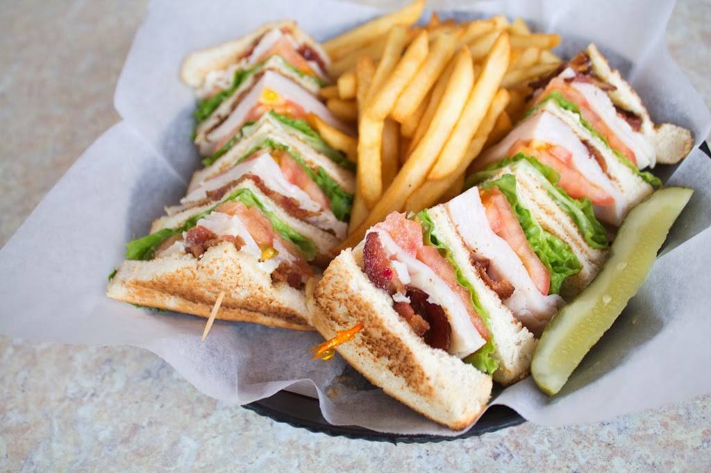 Winonas Family Restaurant | restaurant | 1611 W Service Dr, Winona, MN 55987, USA | 5074545104 OR +1 507-454-5104