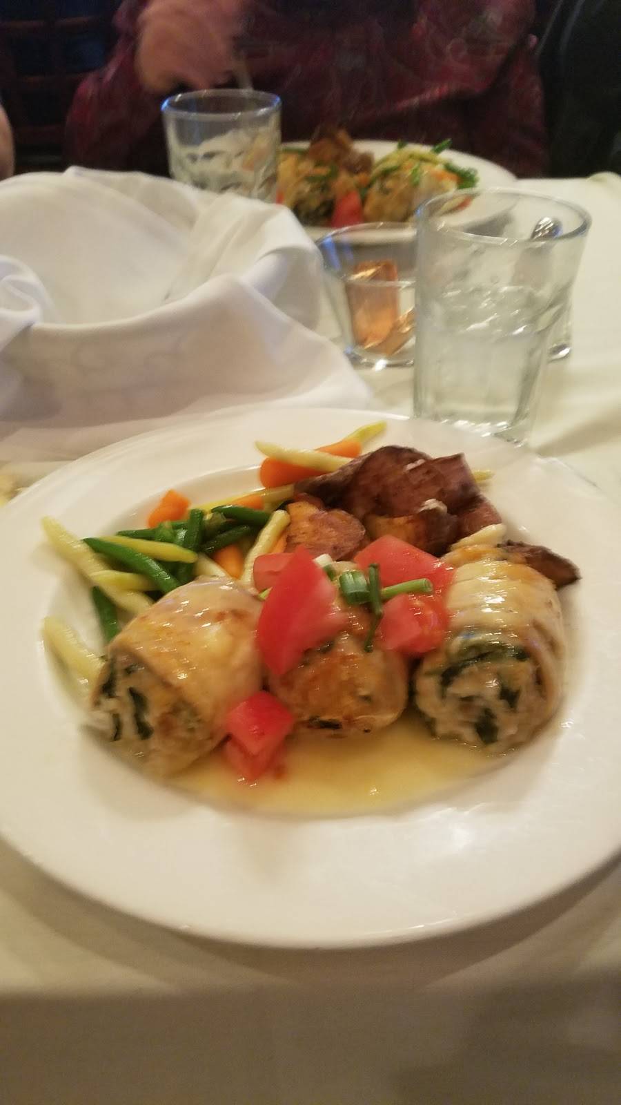 Vazzys Cucina | restaurant | 706 Bridgeport Ave, Shelton, CT 06484, USA | 2039447337 OR +1 203-944-7337