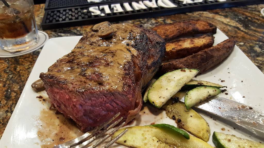 Chases La Verne | restaurant | 2079 Bonita Ave #100, La Verne, CA 91750, USA | 9095966810 OR +1 909-596-6810