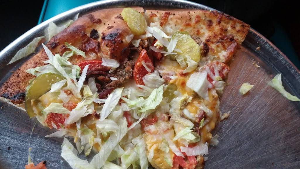 Half Pint Pizza Pub | restaurant | 2710 6th Ave, Tacoma, WA 98406, USA | 2532722531 OR +1 253-272-2531