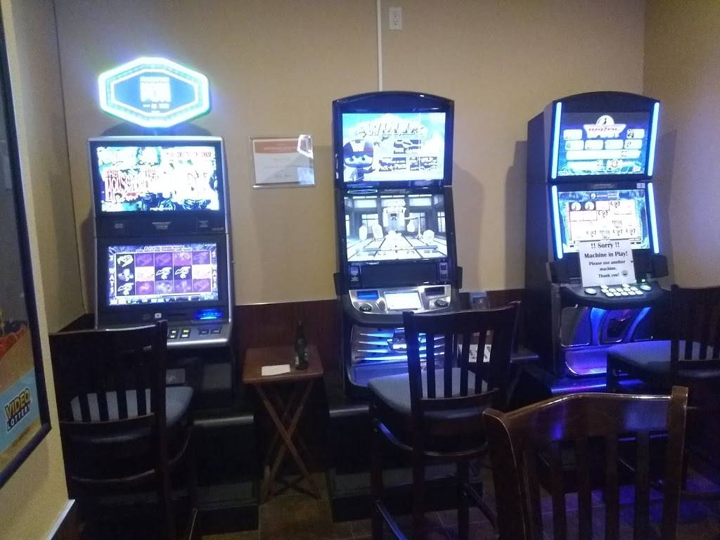 Blue Fin Bar & Grill | restaurant | 7317 NE Sandy Blvd, Portland, OR 97213, USA | 5032064245 OR +1 503-206-4245