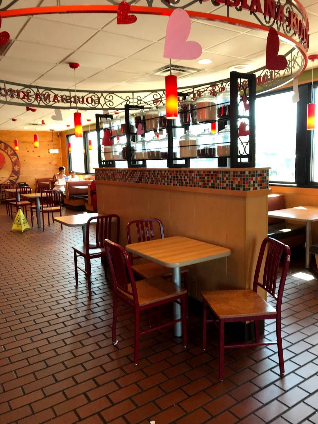 Popeyes Louisiana Kitchen | restaurant | 2201 E Hillsborough Ave, Tampa, FL 33610, USA | 8132391922 OR +1 813-239-1922