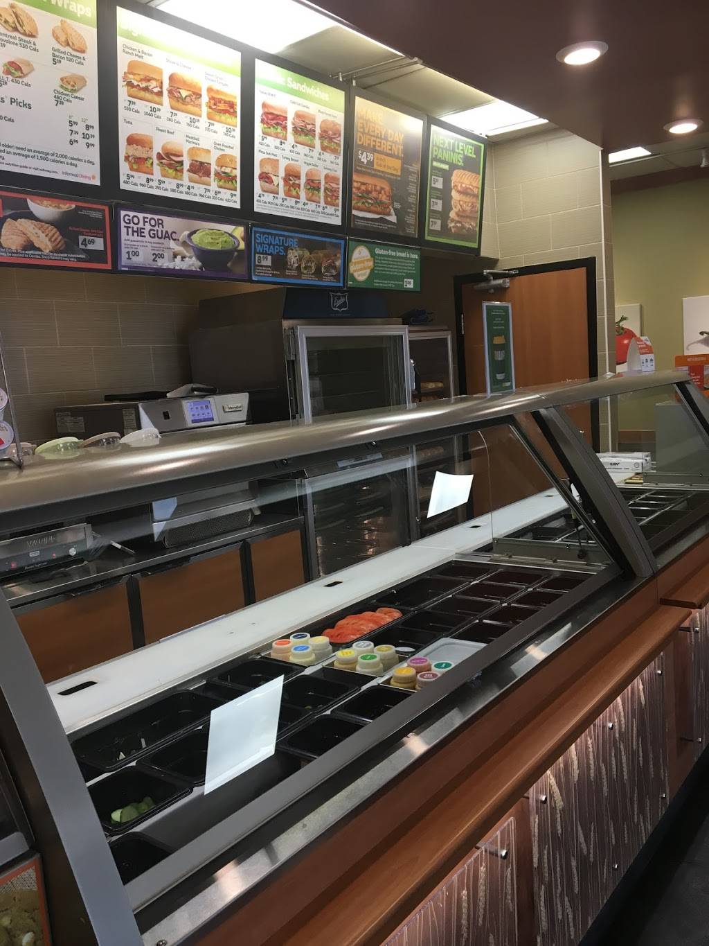 Subway | restaurant | 911 Jane St, York, ON M6N 4C6, Canada | 4167631414 OR +1 416-763-1414