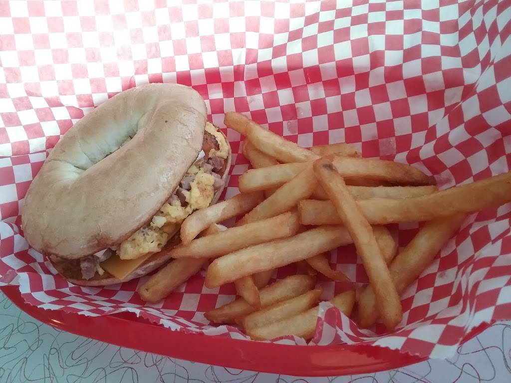 Spangles | restaurant | 2310 N Maize Rd, Wichita, KS 67205, USA | 3167220818 OR +1 316-722-0818