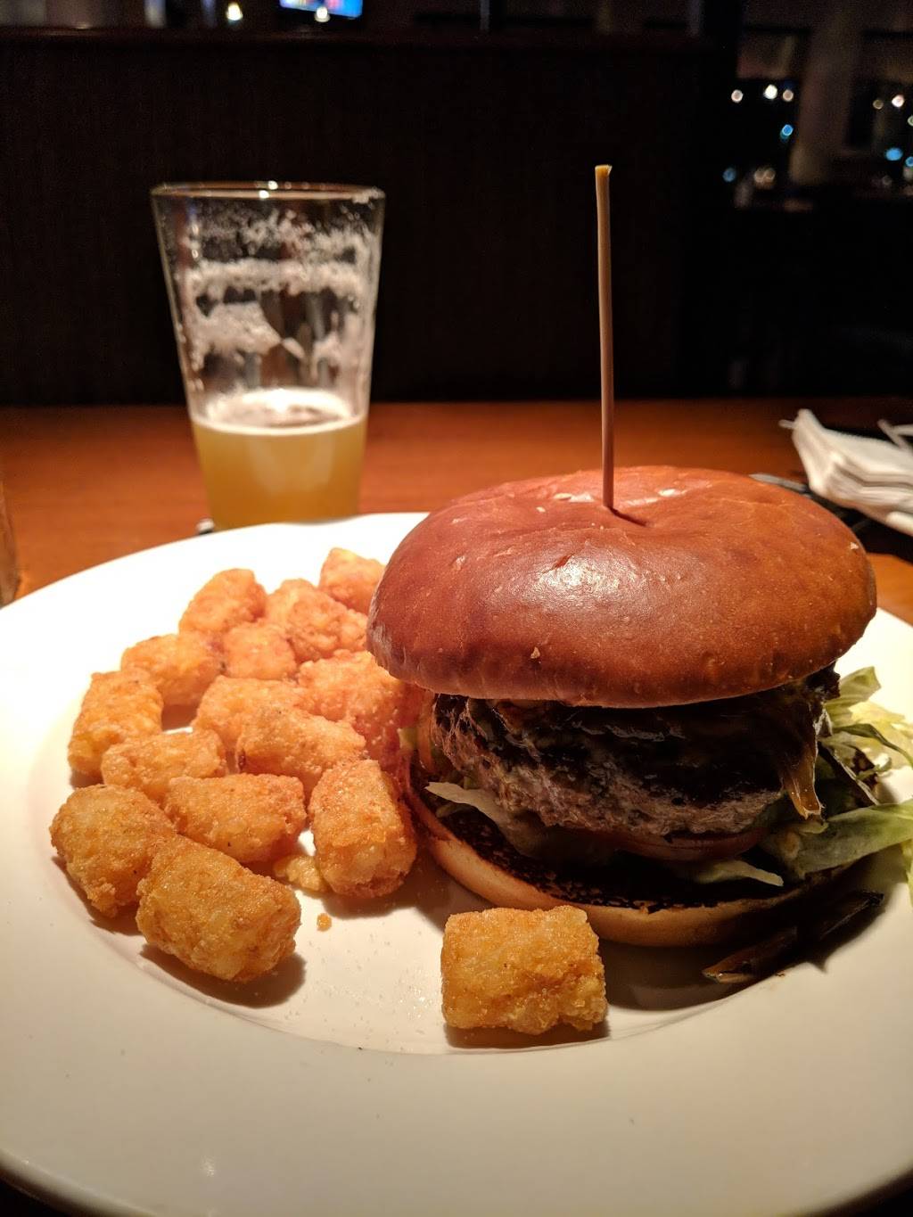 Brick House Tavern + Tap | restaurant | 1461 Butterfield Rd, Downers Grove, IL 60515, USA | 6309631104 OR +1 630-963-1104