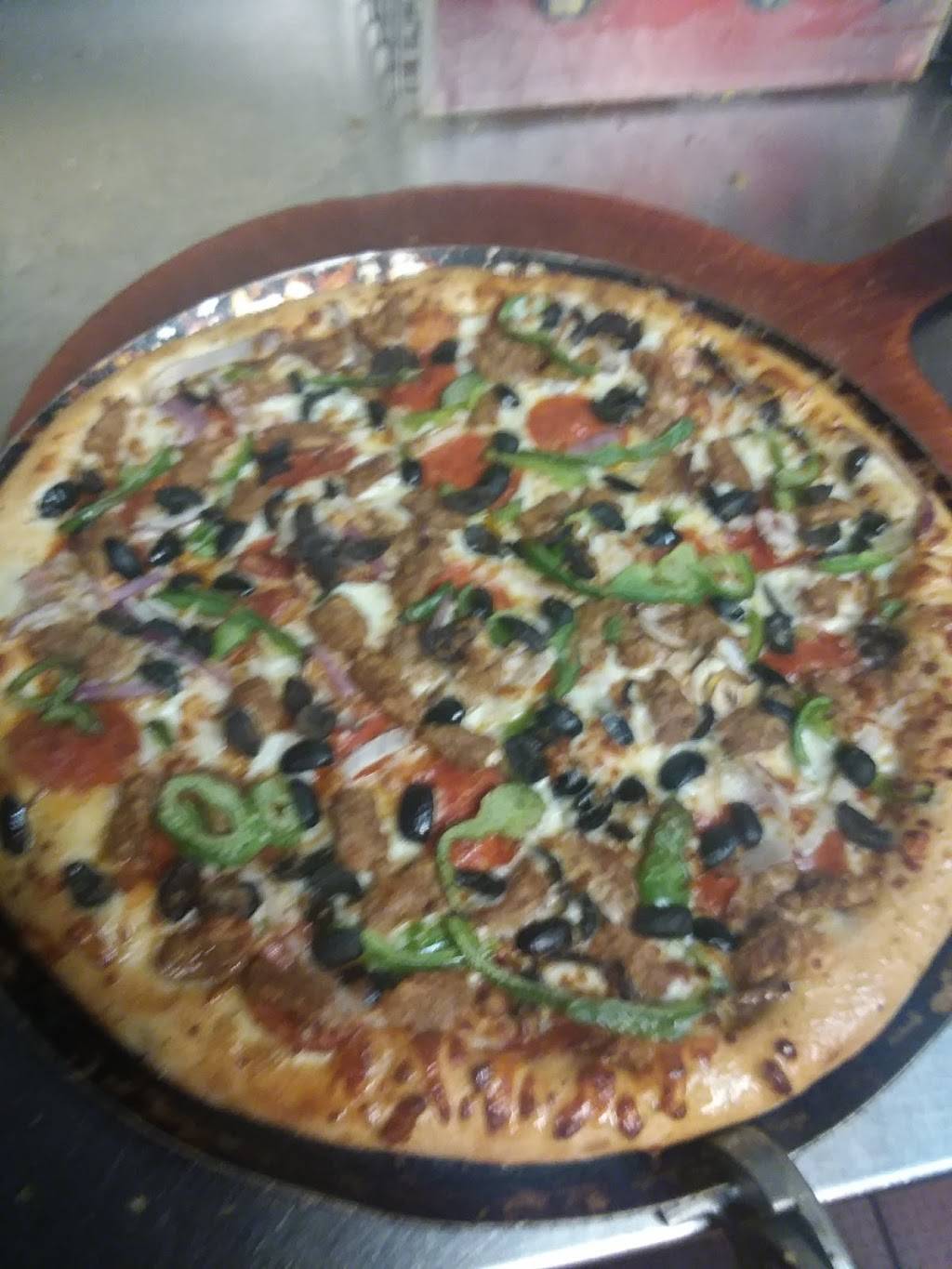 Pizza Hut | meal takeaway | 1020 N Main St, Shelbyville, TN 37160, USA | 9316848381 OR +1 931-684-8381