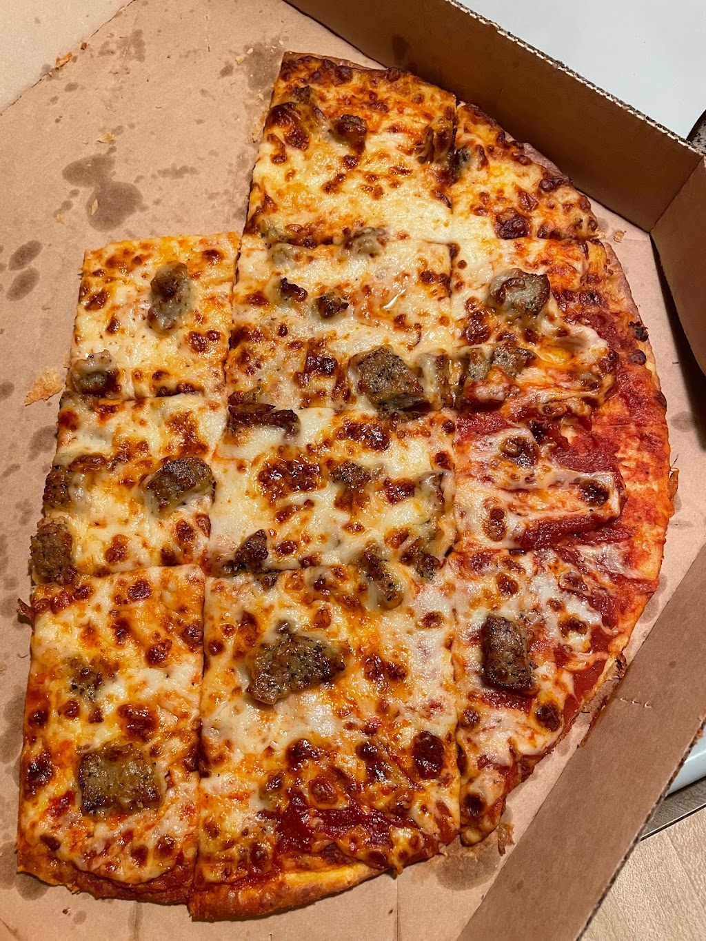 Dominos Pizza | meal delivery | 101 Carnahan Dr, Maumelle, AR 72113, USA | 5018511600 OR +1 501-851-1600