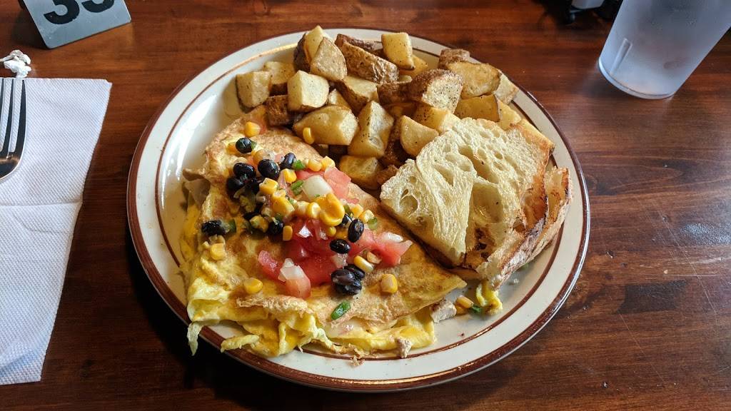 Railroad Bills Dining Car | restaurant | 621 Des Moines St, Des Moines, IA 50309, USA | 5152430247 OR +1 515-243-0247