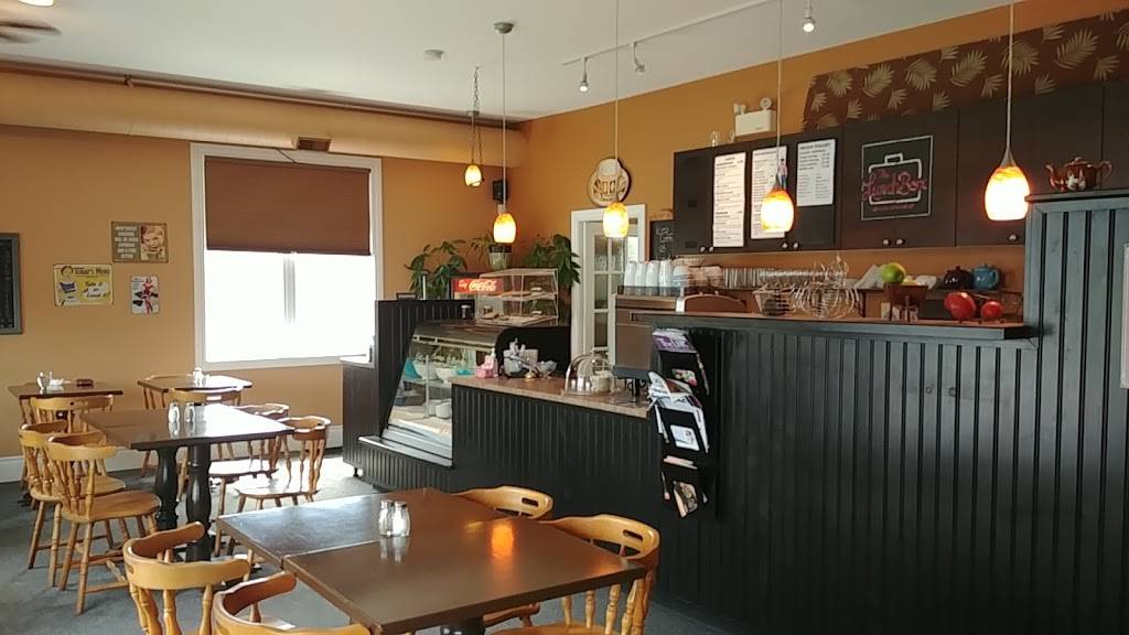 The Lunch Box | restaurant | 11 Macsteven Dr #1, Prince Edward, ON K0K, Canada | 6134711222 OR +1 613-471-1222