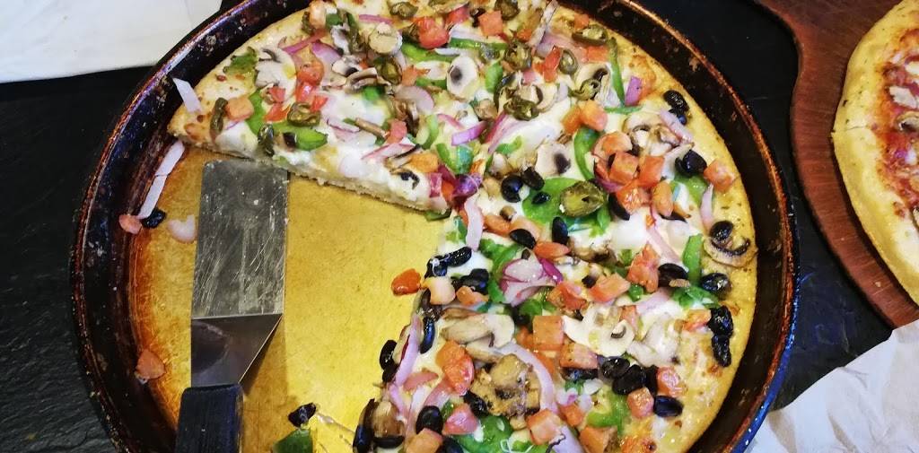 Pizza Hut | restaurant | 179 E W Cocoa Beach Causeway, Cocoa Beach, FL 32931, USA | 3217832780 OR +1 321-783-2780