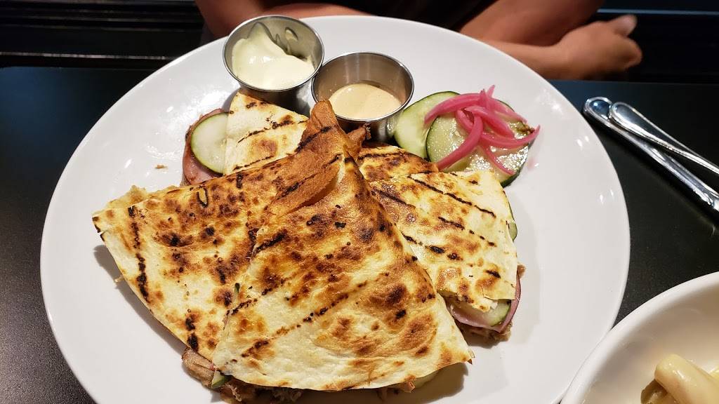 Split Social Kitchen | restaurant | 3027 E Sunshine St, Springfield, MO 65804, USA | 4177557155 OR +1 417-755-7155