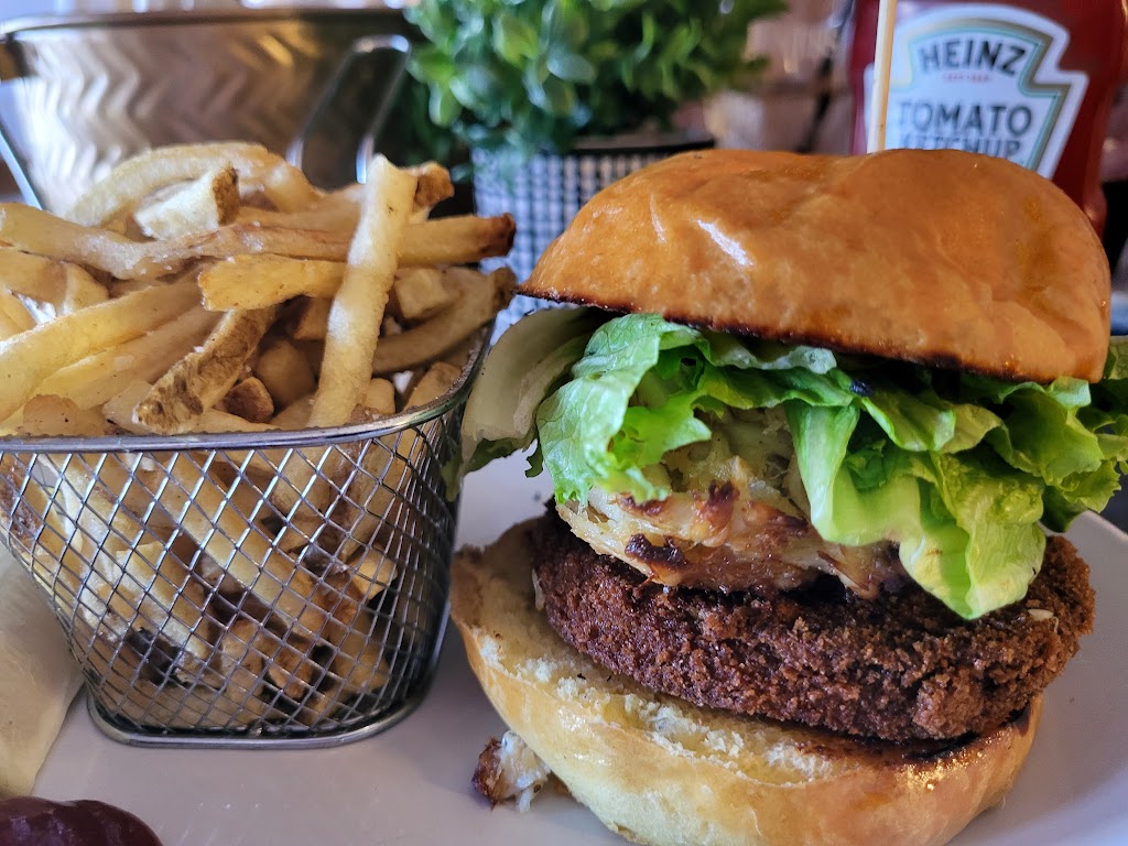 THE ALIBI GASTROPUB | restaurant | 122 N Commerce St, Centreville, MD 21617, USA | 4107583619 OR +1 410-758-3619