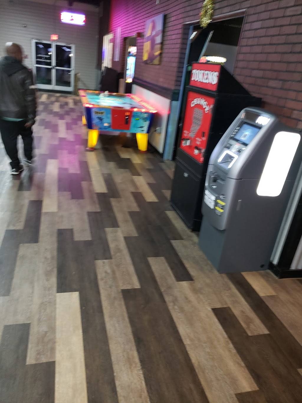 Airport Lanes | restaurant | 190 E Airport Blvd, Sanford, FL 32773, USA | 4073242129 OR +1 407-324-2129