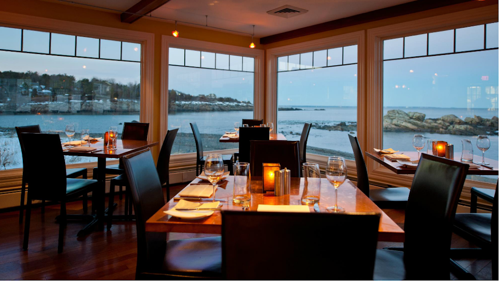 M.C. Perkins Cove | restaurant | 111 Perkins Cove Rd, Ogunquit, ME 03907, USA | 2076466263 OR +1 207-646-6263
