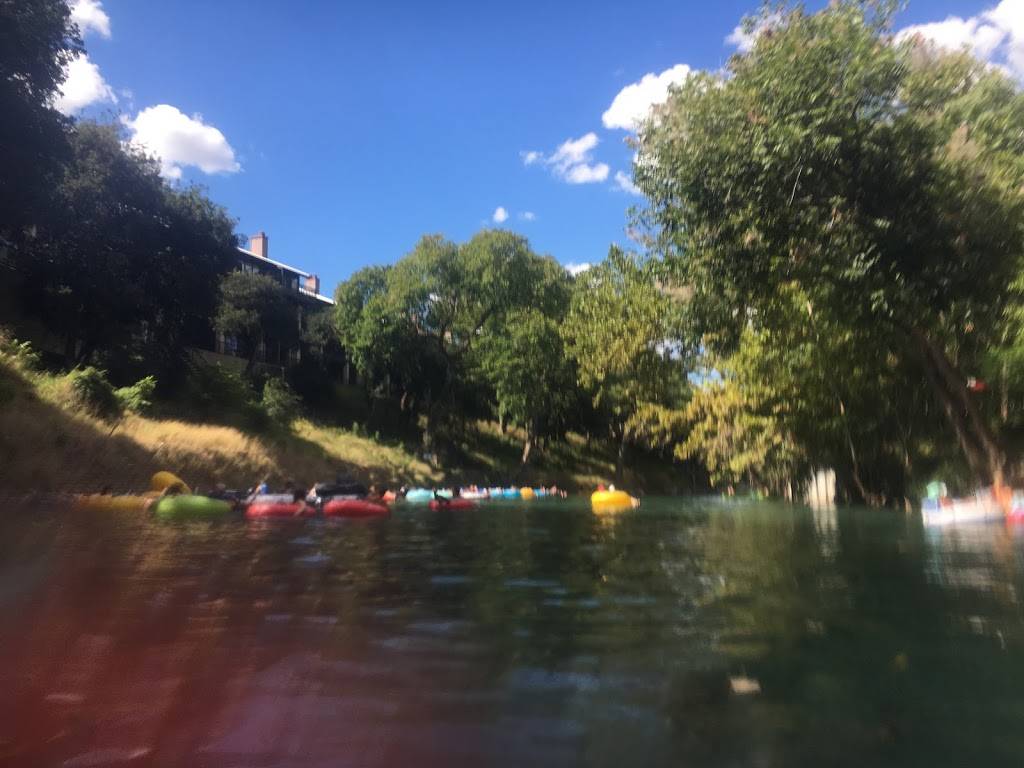 Dis Homemade Pizza | meal delivery | 211 W Lincoln St, New Braunfels, TX 78130, USA | 8306080999 OR +1 830-608-0999