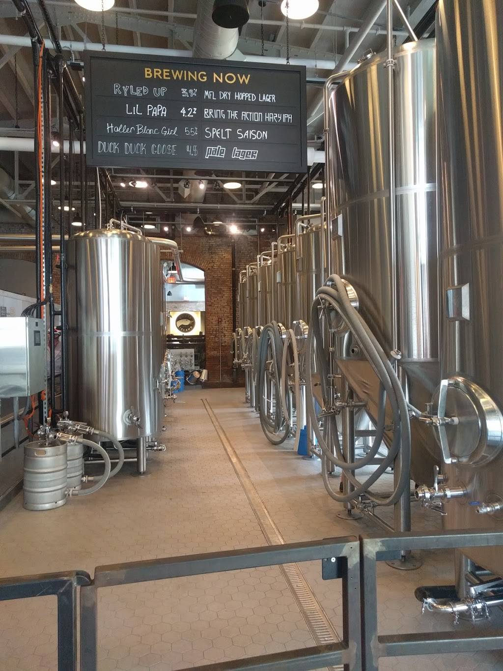 Goose Island Brewhouse | restaurant | 1002 Canal St, Philadelphia, PA 19123, USA | 2155608181 OR +1 215-560-8181