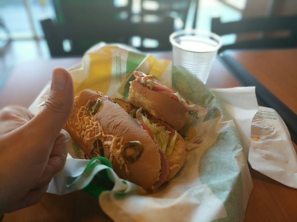 Subway Restaurants | restaurant | 1160 E 7th St, Long Beach, CA 90813, USA | 5629014400 OR +1 562-901-4400