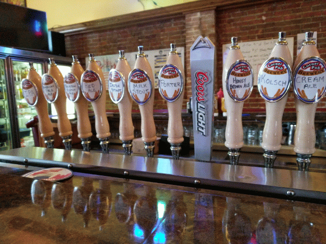 Corner Pub | restaurant | 100 E Main St, Reedsburg, WI 53959, USA | 6085248989 OR +1 608-524-8989