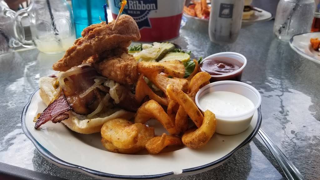 Barn Restaurant & Bar | restaurant | S5566 County Rd DL, Baraboo, WI 53913, USA | 6083562161 OR +1 608-356-2161