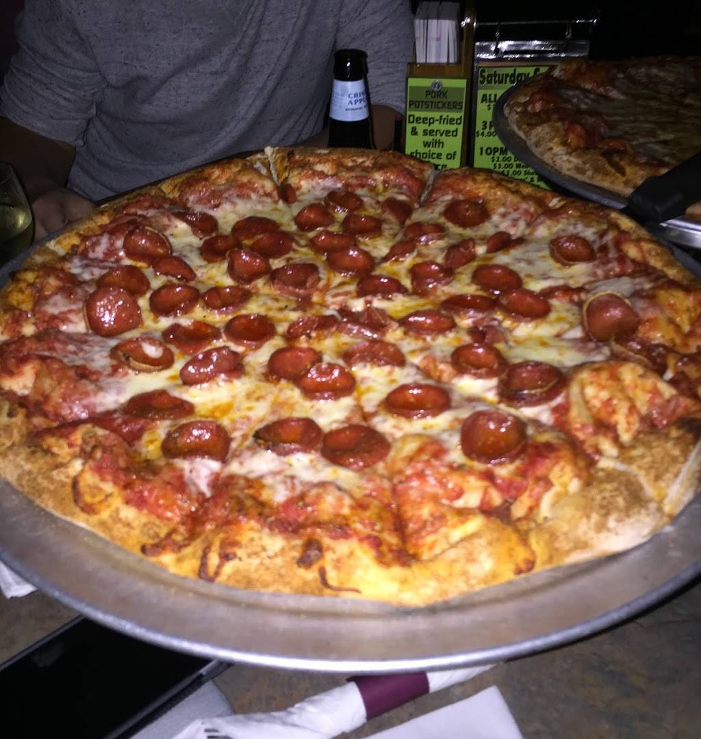 Sports Venue Bar & Grill | restaurant | 6327 Middlebelt Rd, Garden City, MI 48135, USA | 7345253134 OR +1 734-525-3134