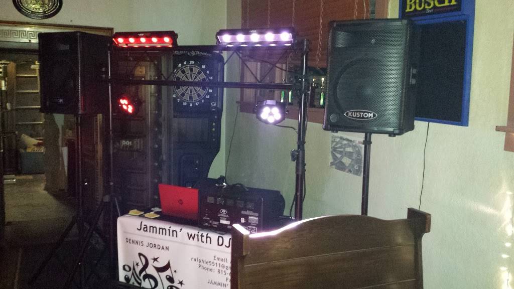 Viking Inn | restaurant | 200 Jefferson St, Hanover, IL 61041, USA | 8155913843 OR +1 815-591-3843