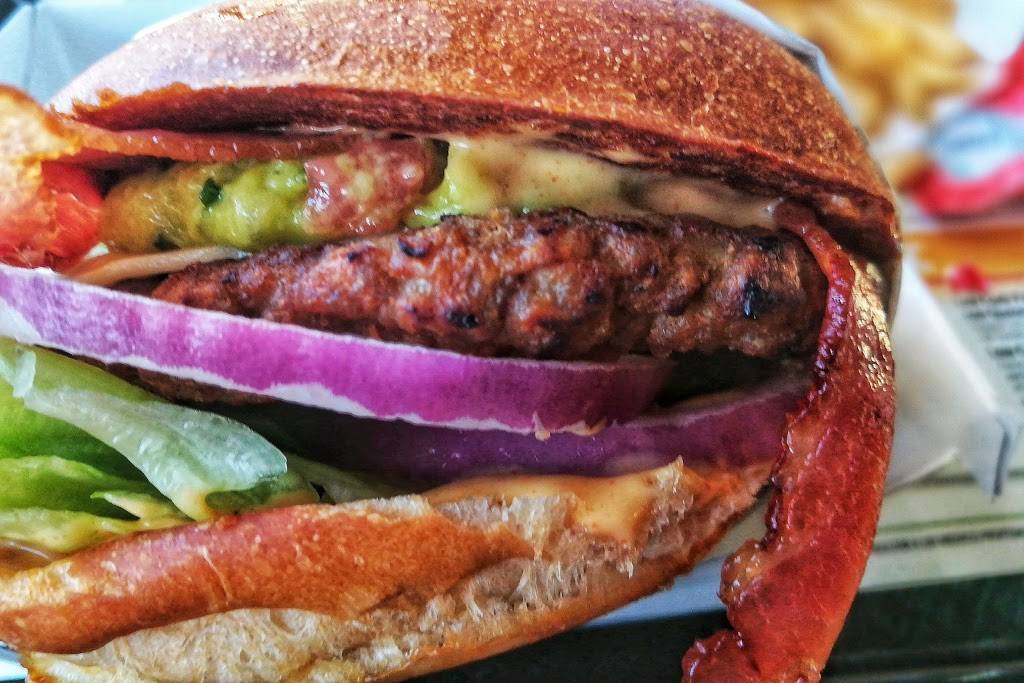 Carls Jr | restaurant | Int. 40, Paseo Ensenada 502, Playas, Playas Coronado, 22000 Tijuana, B.C., Mexico | 016641163089 OR +52 664 116 3089