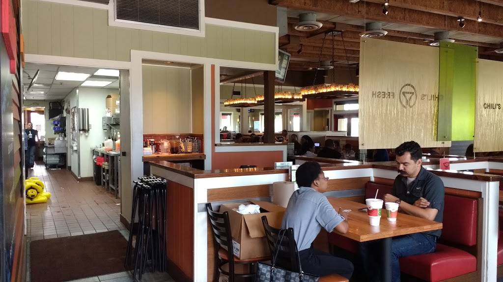 Chilis Grill & Bar | meal takeaway | 1610 N Cockrell Hill Rd, Dallas, TX 75211, USA | 2143395457 OR +1 214-339-5457