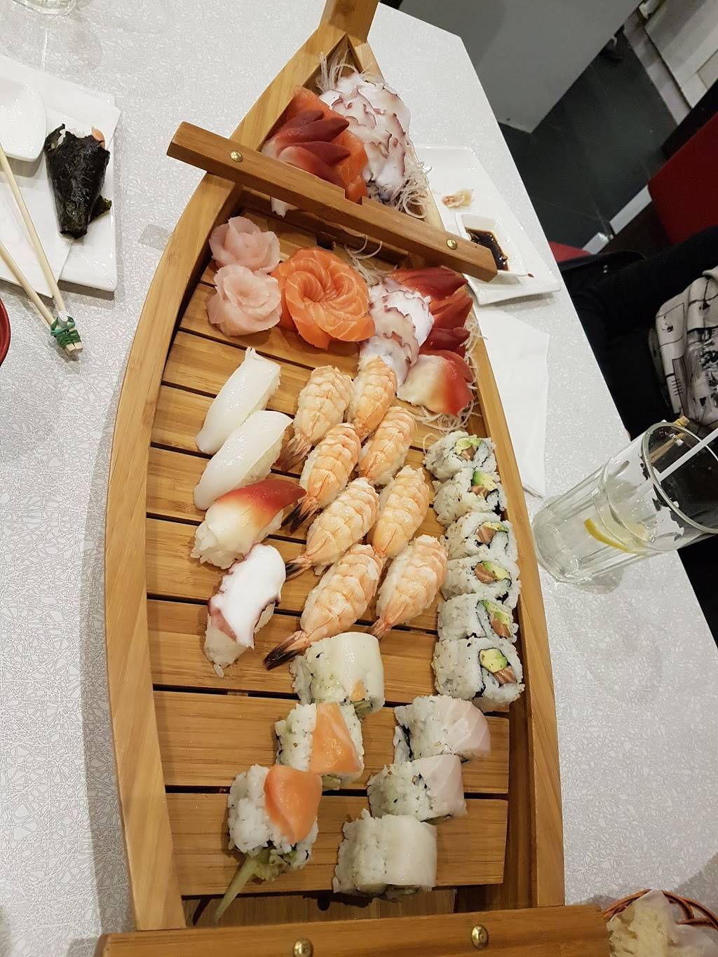 General Sushi | restaurant | 1065 Davis Dr, Newmarket, ON L3Y 2R9, Canada | 9052358007 OR +1 905-235-8007
