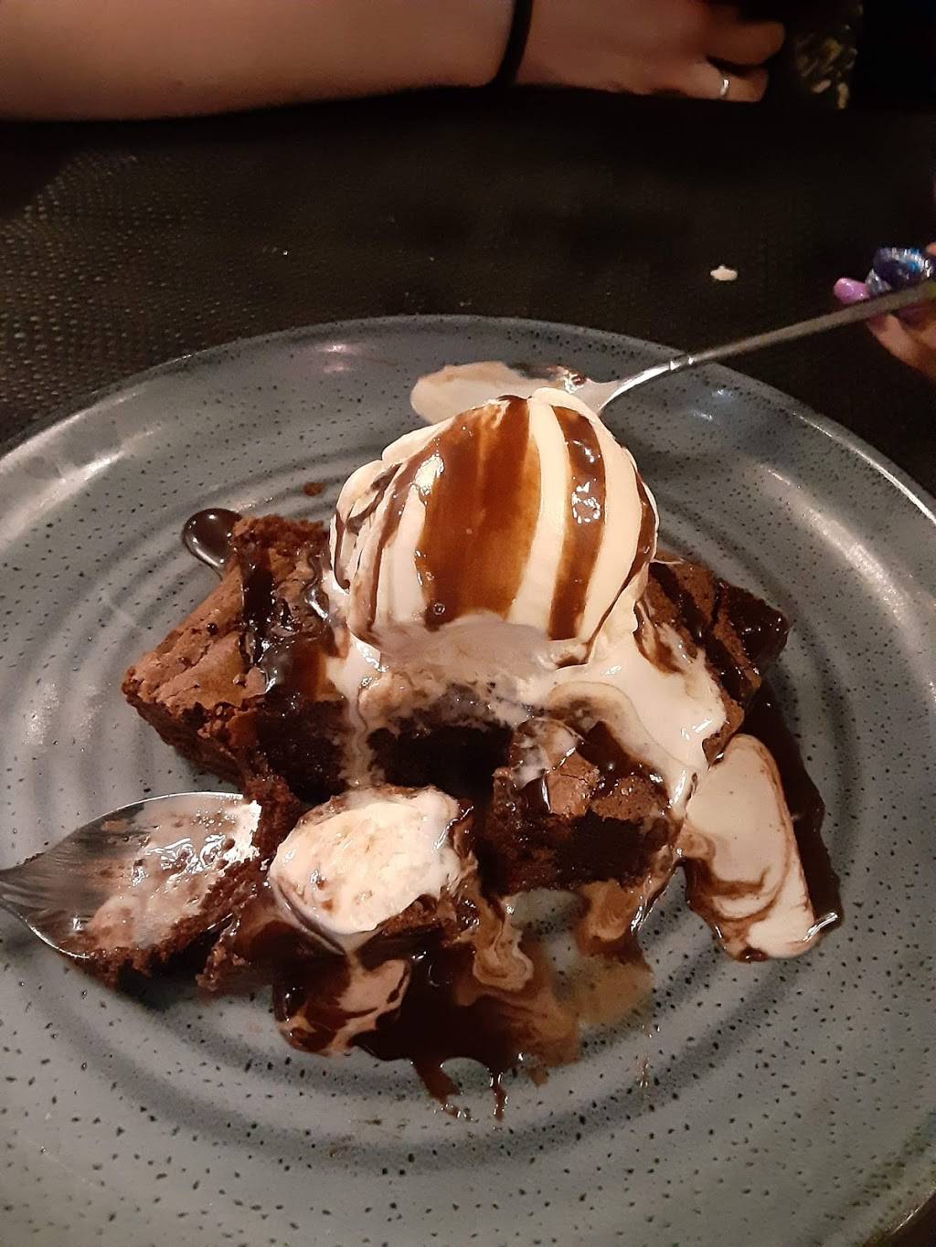 Republic Food and Drink | restaurant | 1425 Euclid Ave, Cleveland, OH 44115, USA | 2164007133 OR +1 216-400-7133