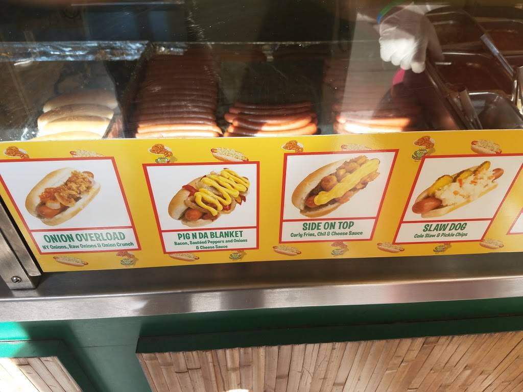 Papaya King | restaurant | 179 East 86th St, New York, NY 10028, USA | 2123690648 OR +1 212-369-0648