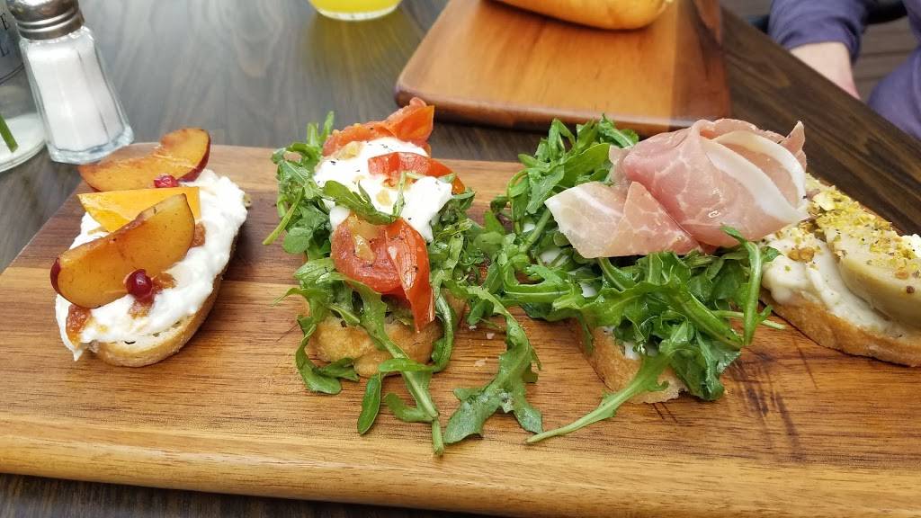 Peiranos Market & Delicatessen | restaurant | 204 E Main St, Ventura, CA 93001, USA | 8056289028 OR +1 805-628-9028