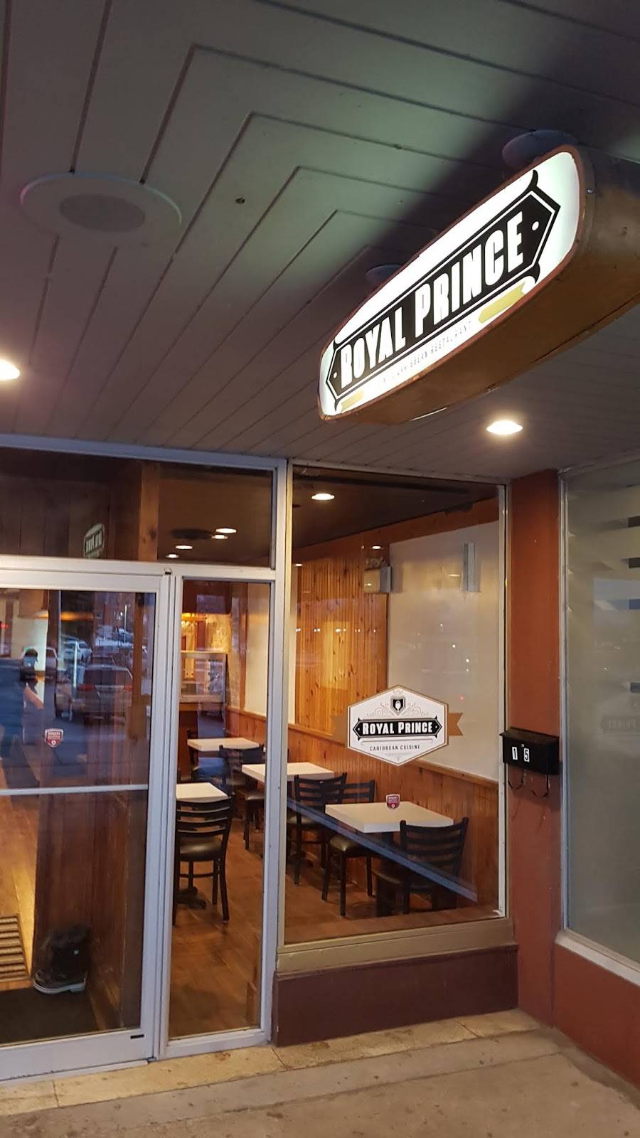 Royal Prince Restaurant | restaurant | 15 Selkirk St, Vanier, ON K1L 6N1, Canada | 6136805023 OR +1 613-680-5023