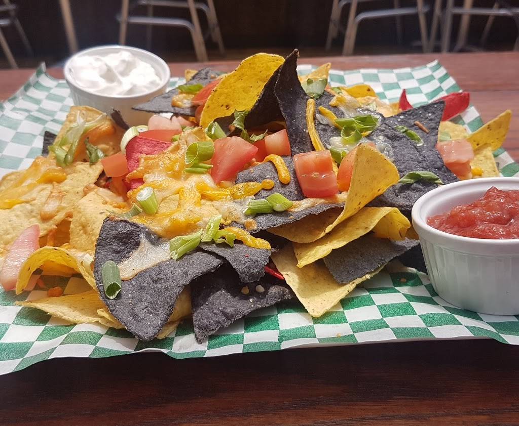 AW, SHUCKS! OYSTER BAR & BISTRO | restaurant | 15230 Yonge St, Aurora, ON L4G 1P2, Canada | 9057275100 OR +1 905-727-5100